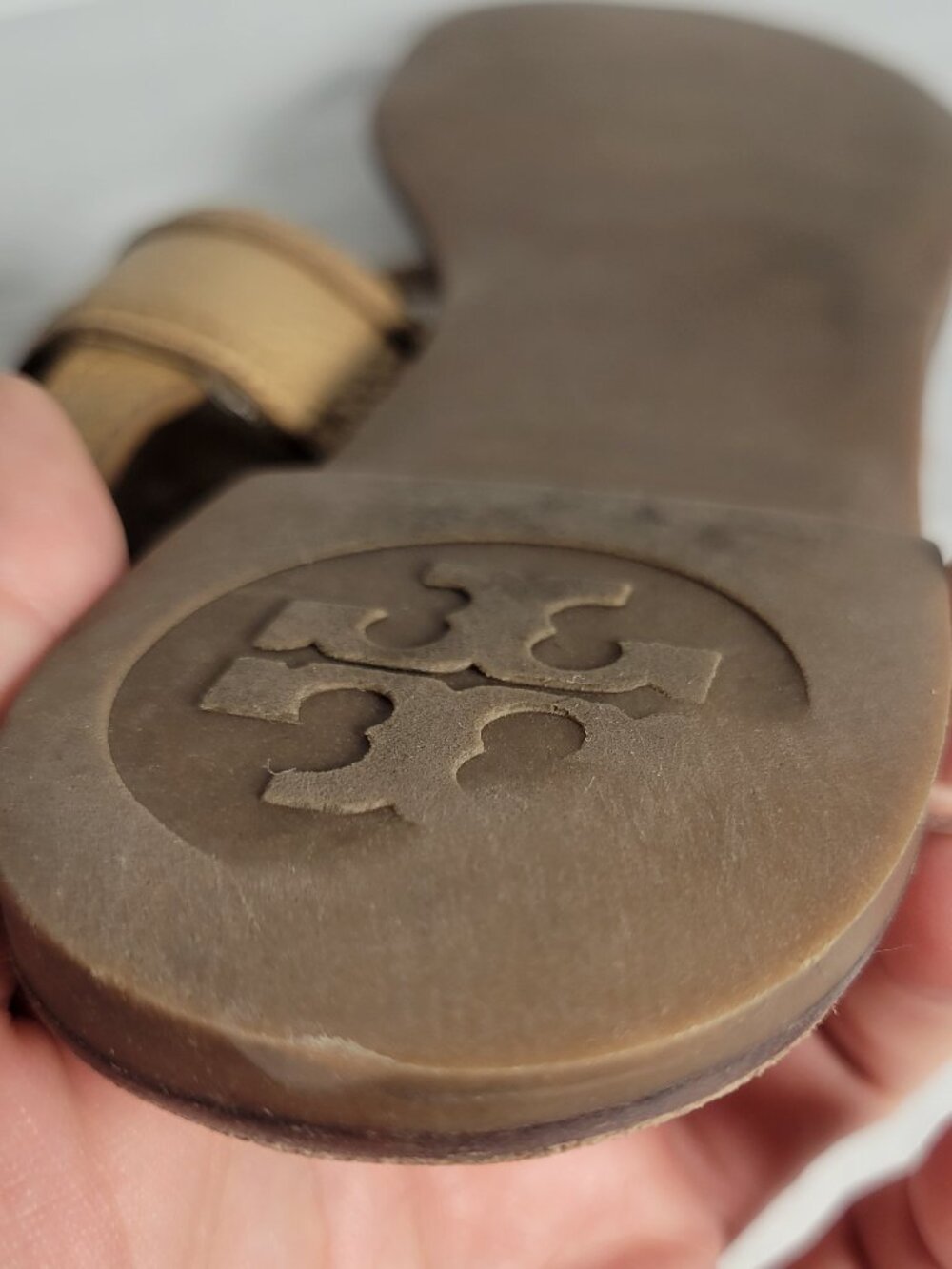 Tory Burch T Logo Leather Thong Sandals Tan Gold Women's Size 9 - Picture 10 of 11